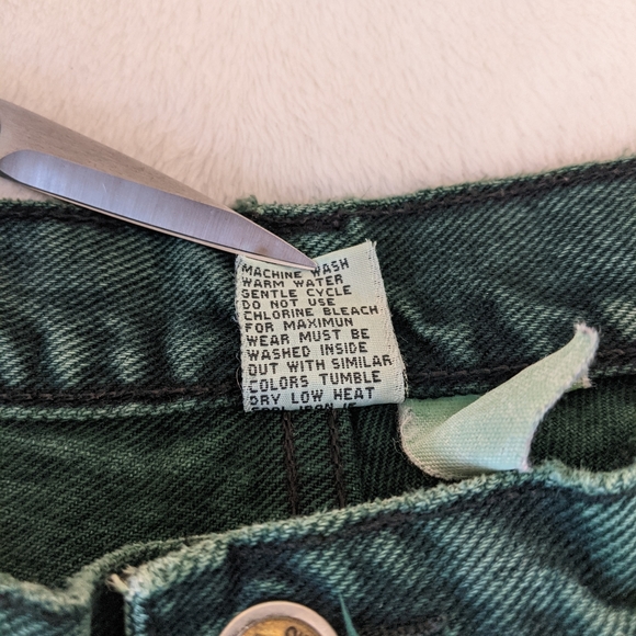 Vintage 90s Green High Rise Bermuda Mom Shorts - Picture 10 of 10